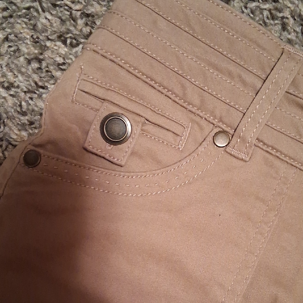 Women's Tan Shorts - Picture 5 of 6